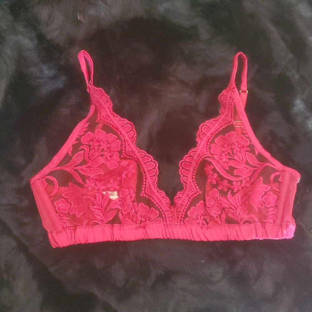 KILO BRAVA RED LIPSTICK BRALETTE, SIZE:MEDIUM - Picture 9 of 9